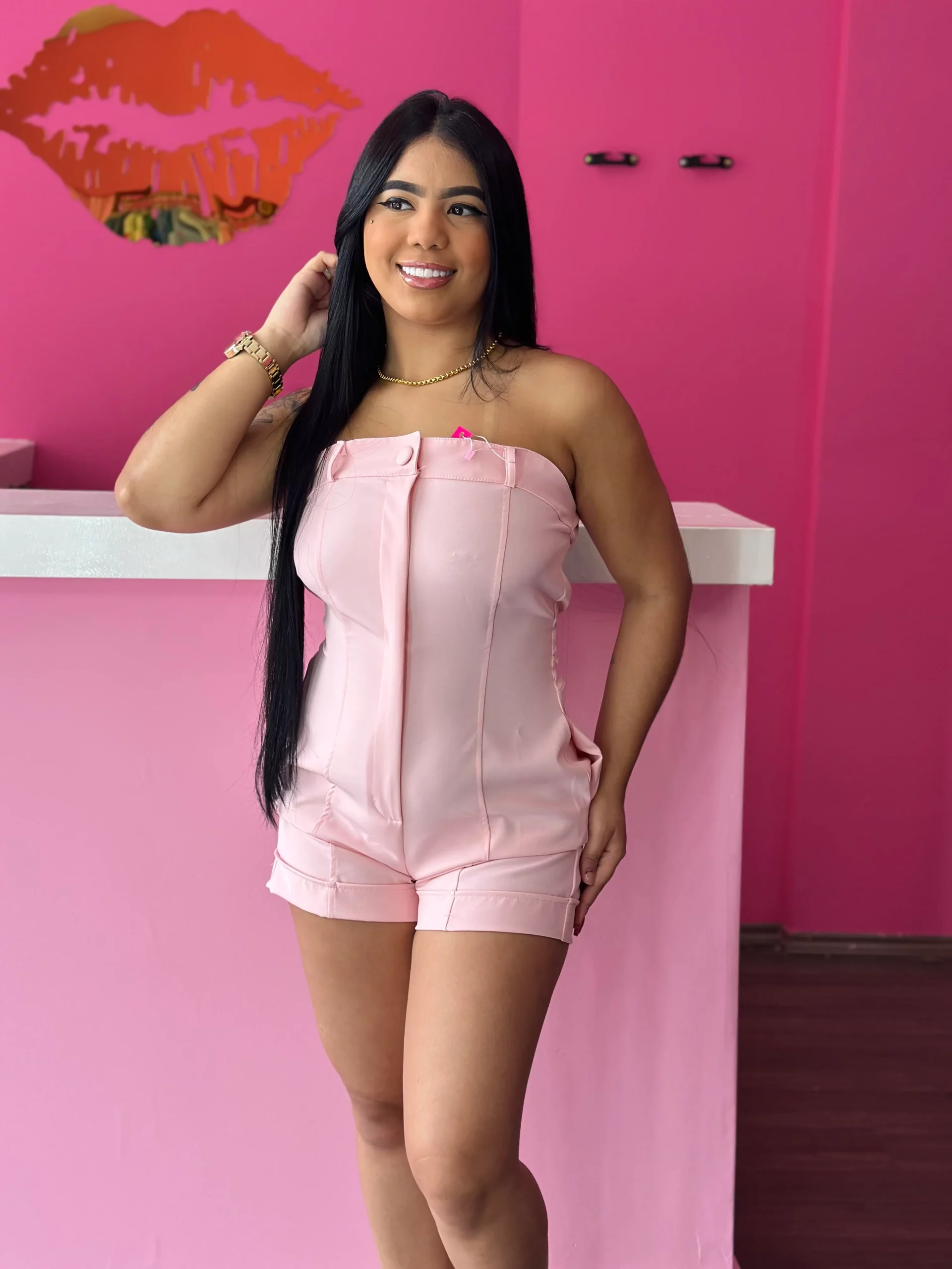 Macaquinho com zíper _ TAM_ M rosa , GG preto $95,00 Macaquinho com zíper - Imagem 1